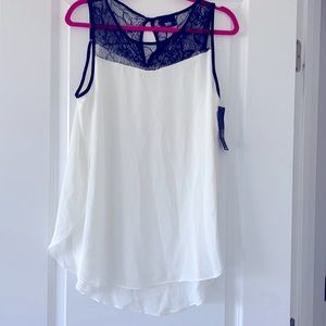 NEW!!! Mossimo white medium blouse